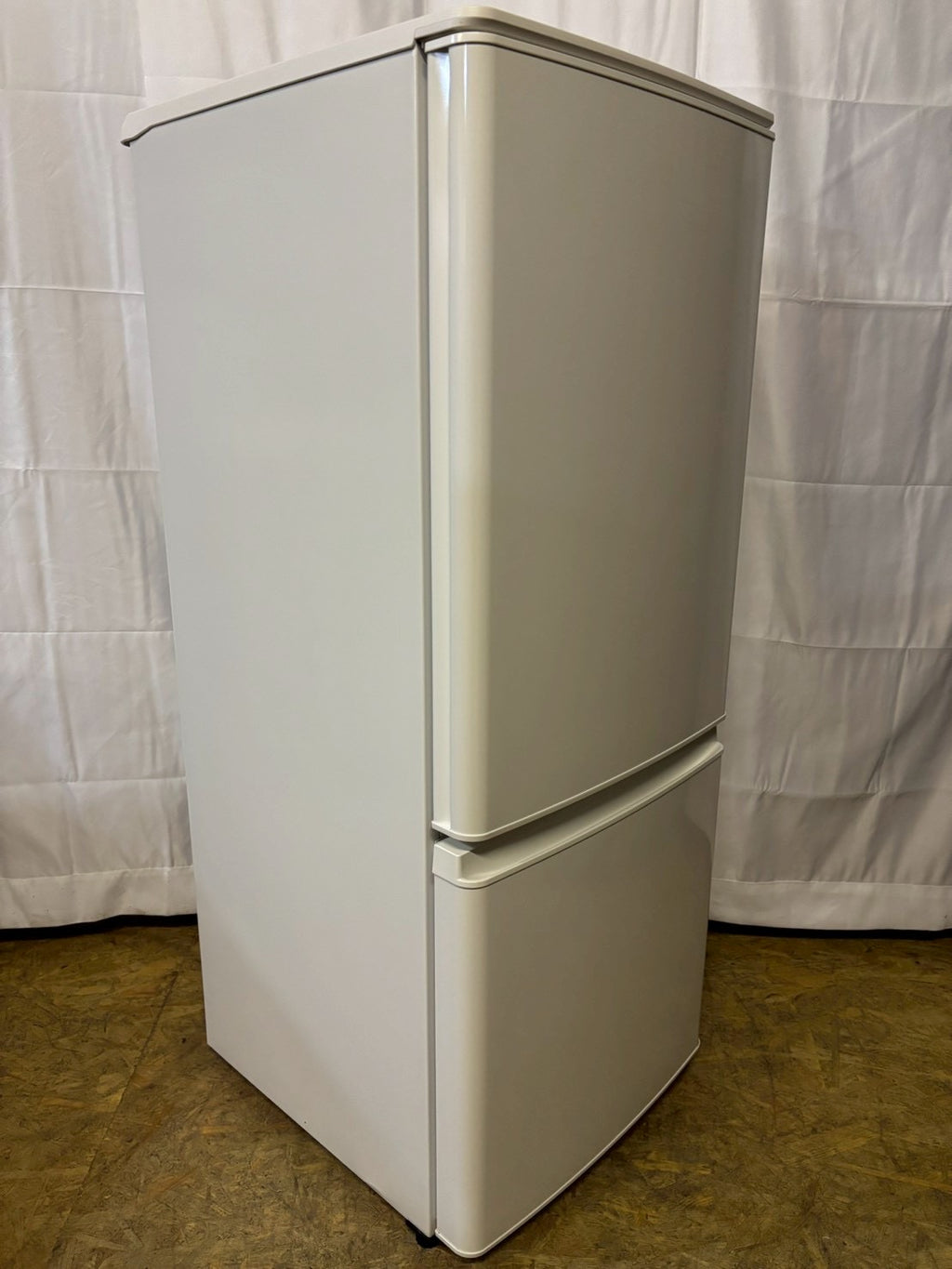 三菱電機 2ドア冷蔵庫 MR-P15EG-W 2021年製146L