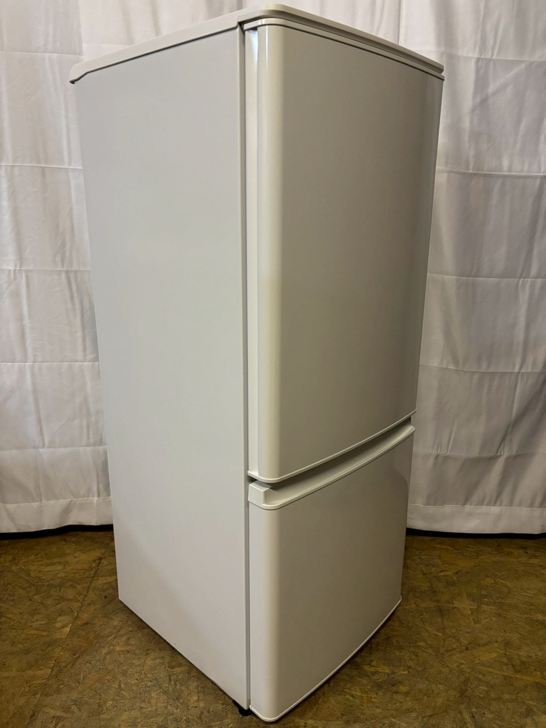 三菱電機 2ドア冷蔵庫 MR-P15EG-W 2021年製146L
