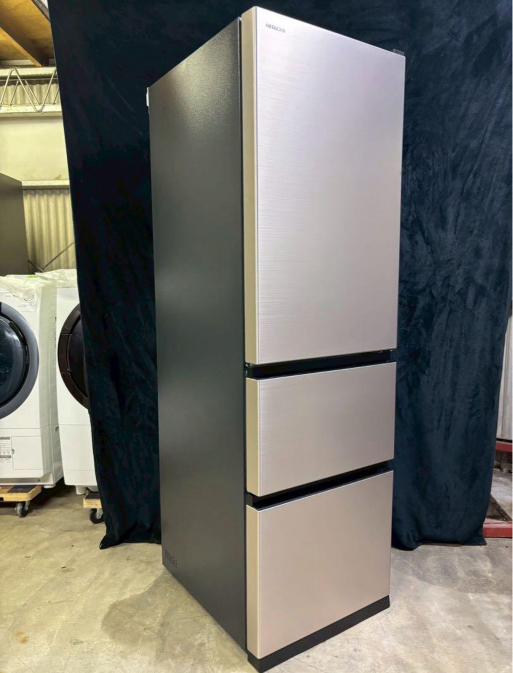 【美品】HITACHI 冷蔵庫 R-V32V 2024年製 315L 3ドア