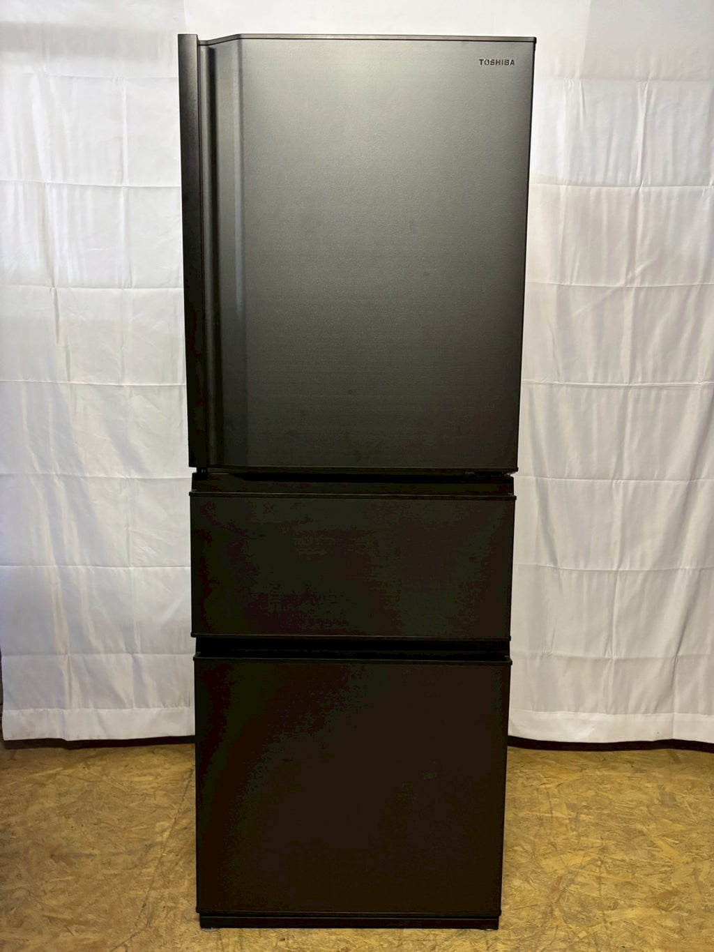 【美品】TOSHIBA 冷蔵庫 GR-V33SC 2024年製 326L 右開き