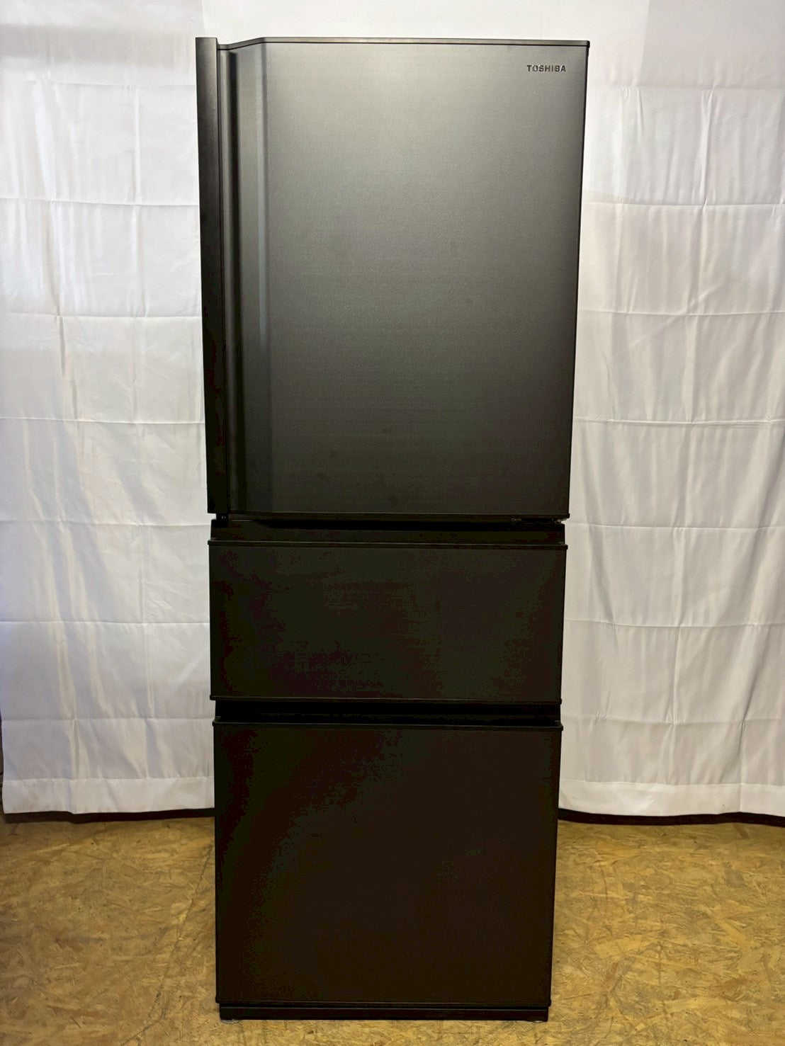 【美品】TOSHIBA 冷蔵庫 GR-V33SC 2024年製 326L 右開き