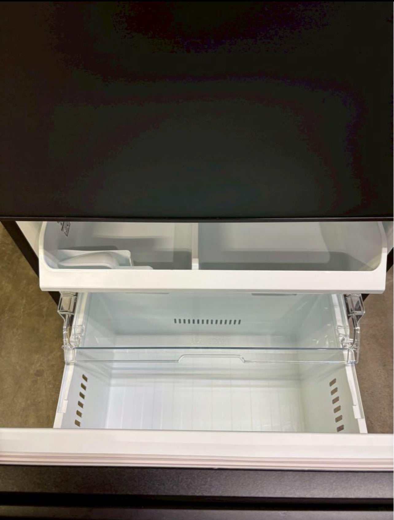 東芝 冷蔵庫 GR-U33SC 2023年製 326L 3ドア 右開き