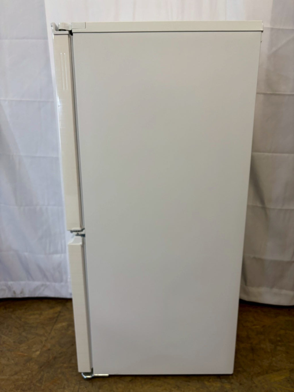 【美品】SHARP 2ドア冷蔵庫 SJ-D15G-W 2021年製152L