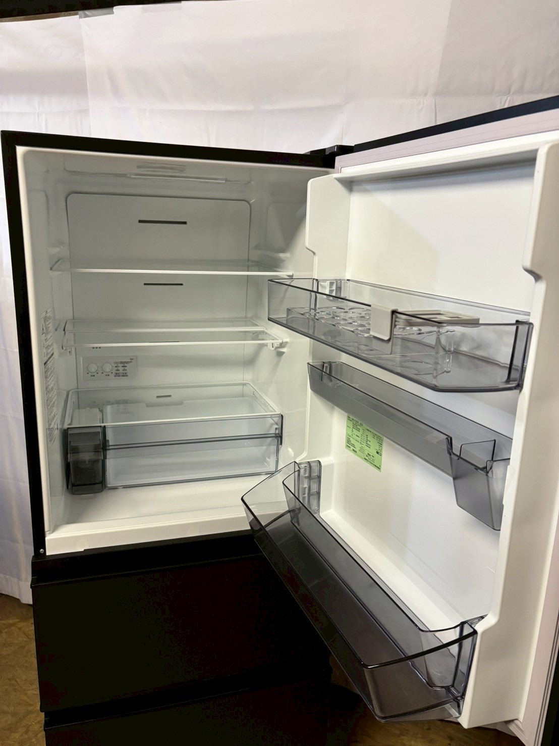 【美品】TOSHIBA 冷蔵庫 GR-V33SC 2024年製 326L 右開き