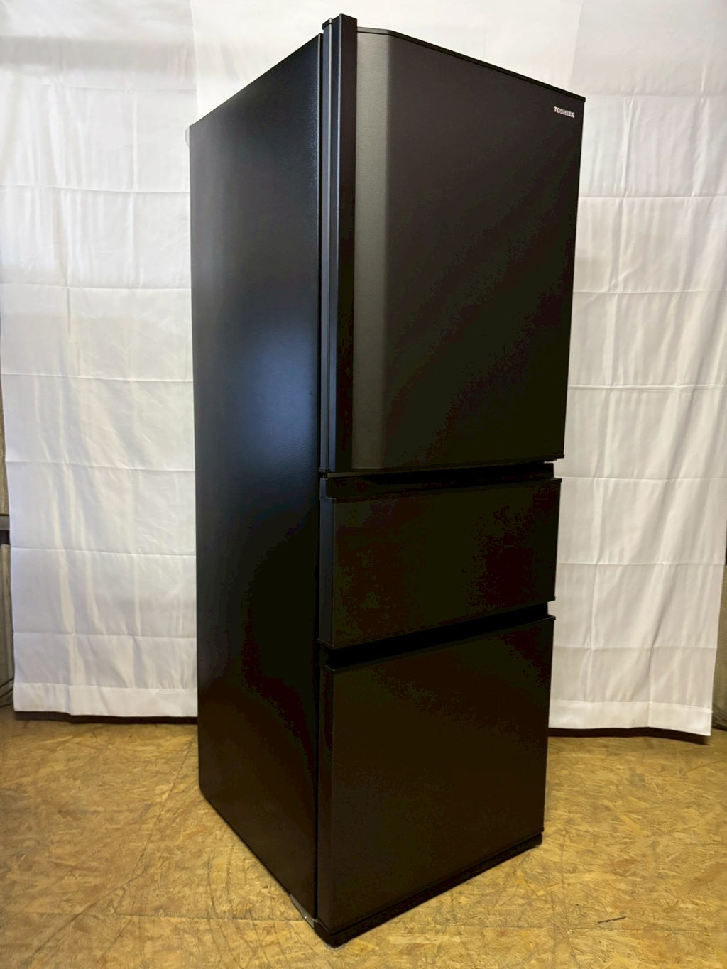 【美品】TOSHIBA 冷蔵庫 GR-V33SC 2024年製 326L 右開き