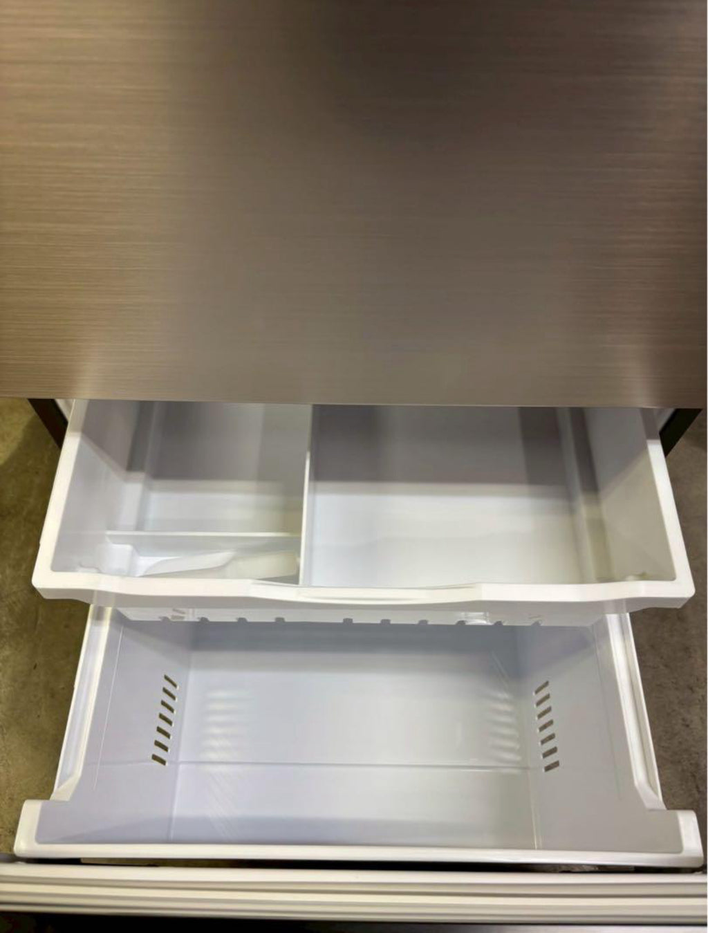 【美品】HITACHI 冷蔵庫 R-V32V 2024年製 315L 3ドア