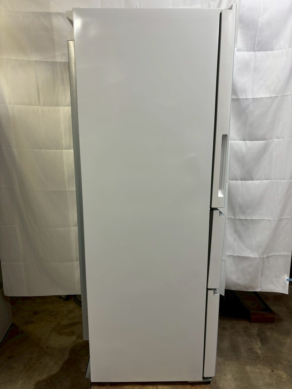 【12ヶ月保証】【展示品】ヤマダ電機 3ドア冷蔵庫 YRZ-F32MW 2025年製 319L