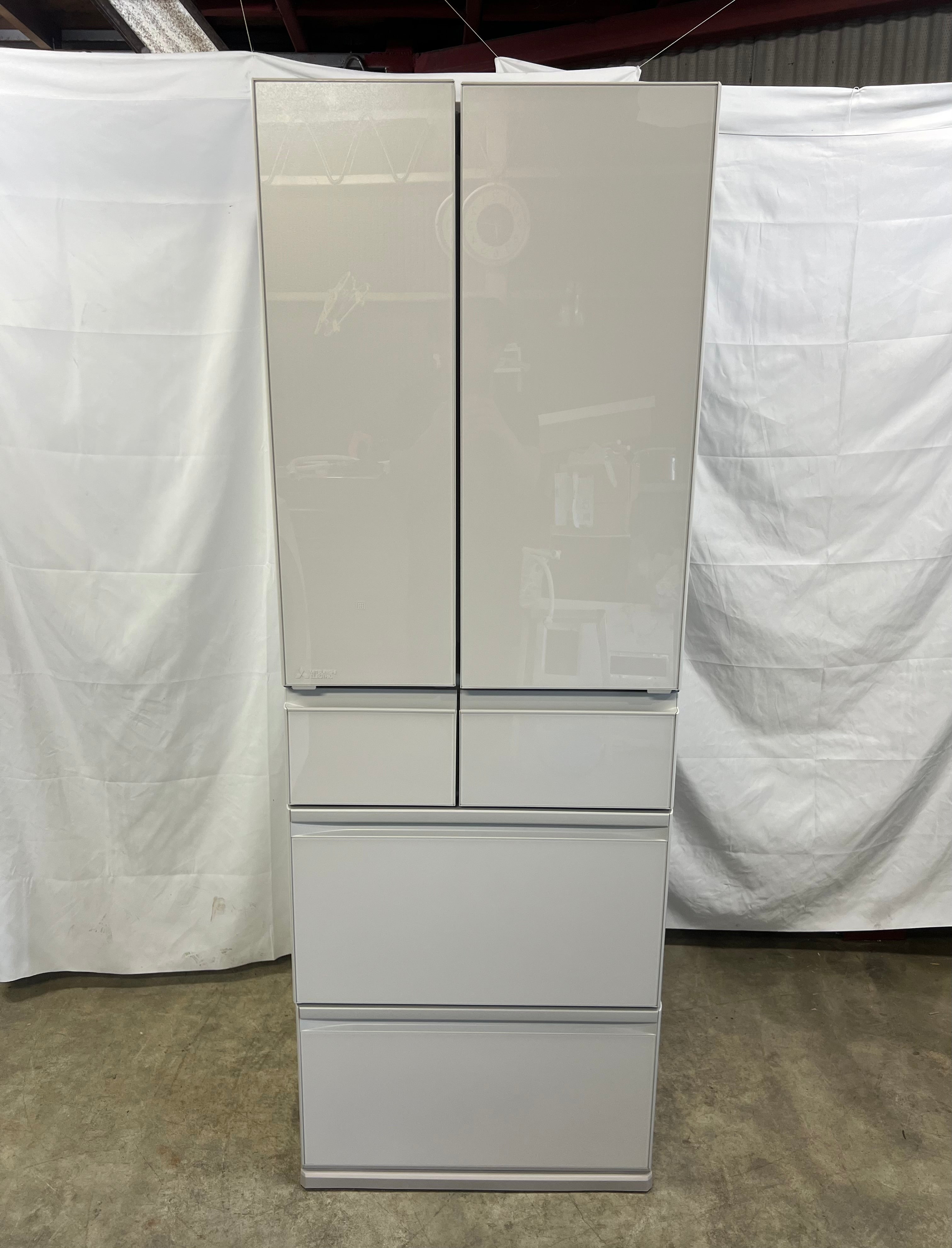 カード決済可！【3年保証/ほぼ未使用品/新品31万】 三菱 6ドア冷蔵庫  MR-MZ54N-W 2026年製 540L