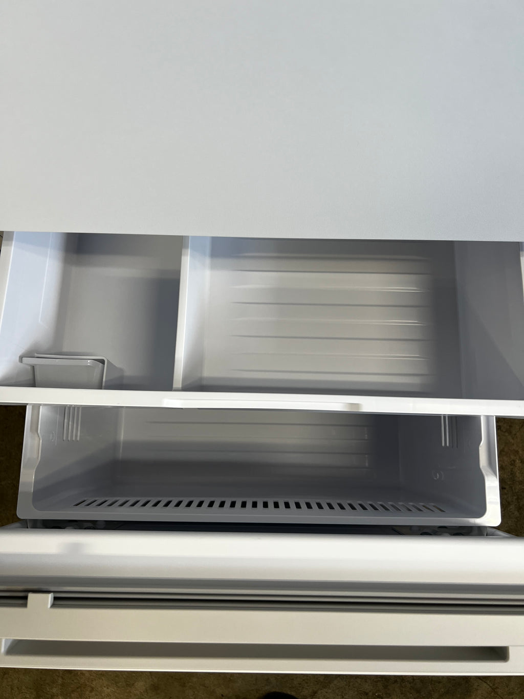 【1年保証】 Panasonic 3ドア冷蔵庫 NR-C33ES2-W 2025年製 326L