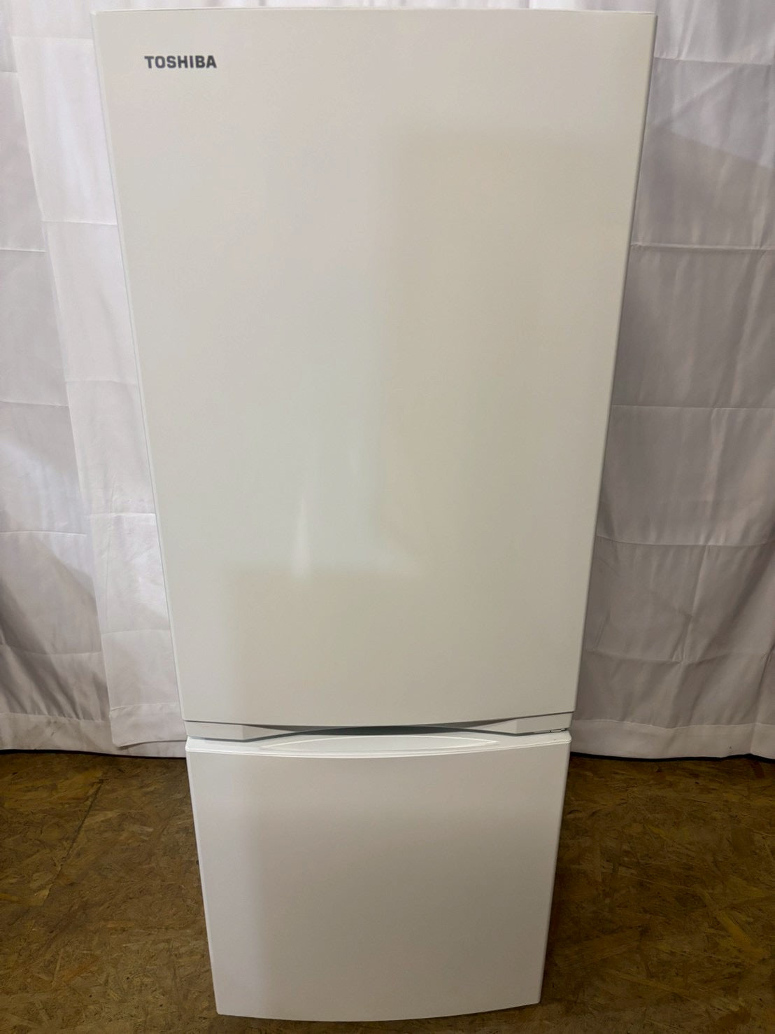 6ヶ月保証】【美品】東芝 2ドア冷蔵庫 GR-V15BS 2024年製 153L 右開き 