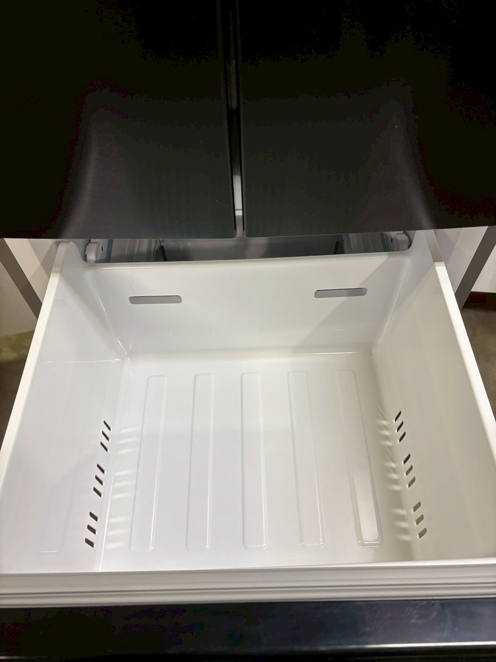 【展示品】アイリスオーヤマ 4ドア冷蔵庫 IRSN-32B 2024年320L
