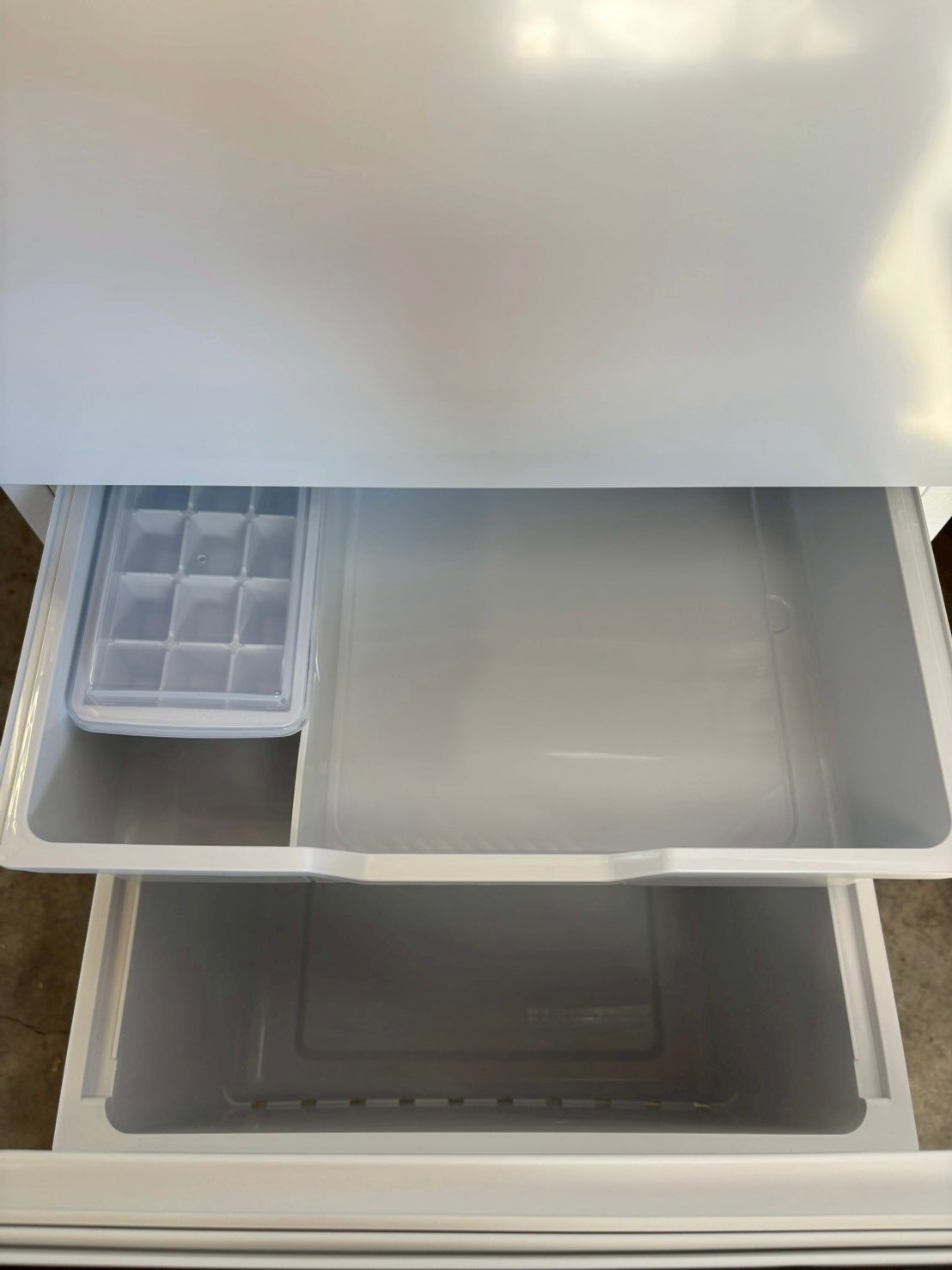 【美品】Hisense 2ドア冷蔵庫 HR-D13E4W 2025年製135L