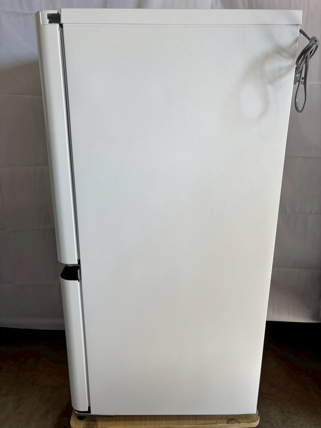 【美品】Hisense 2ドア冷蔵庫 HR-D13E4W 2025年製135L