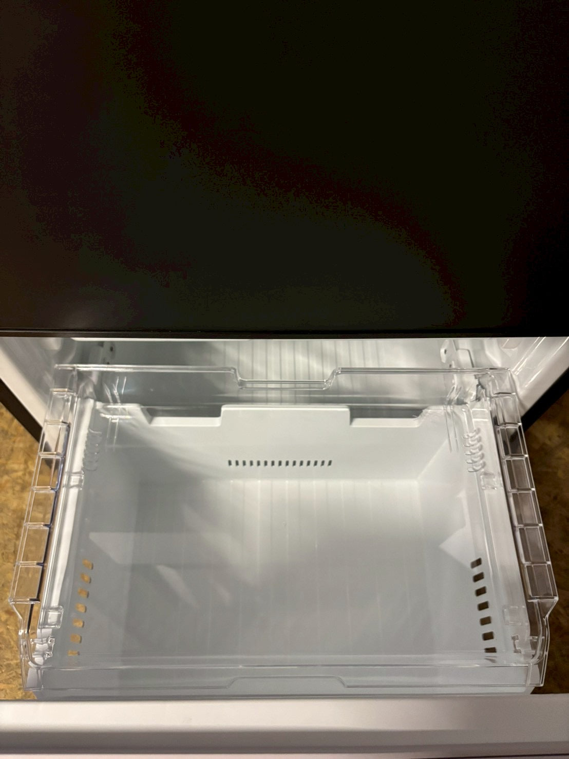 【美品】TOSHIBA 冷蔵庫 GR-V33SC 2024年製 326L 右開き