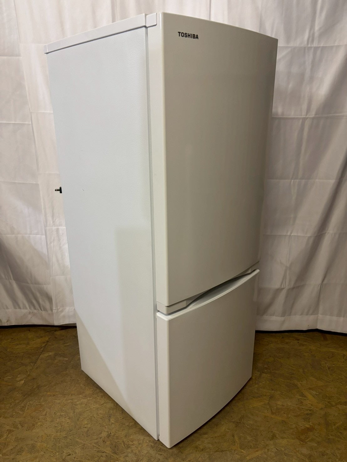 6ヶ月保証】【美品】東芝 2ドア冷蔵庫 GR-V15BS 2024年製 153L 右開き 