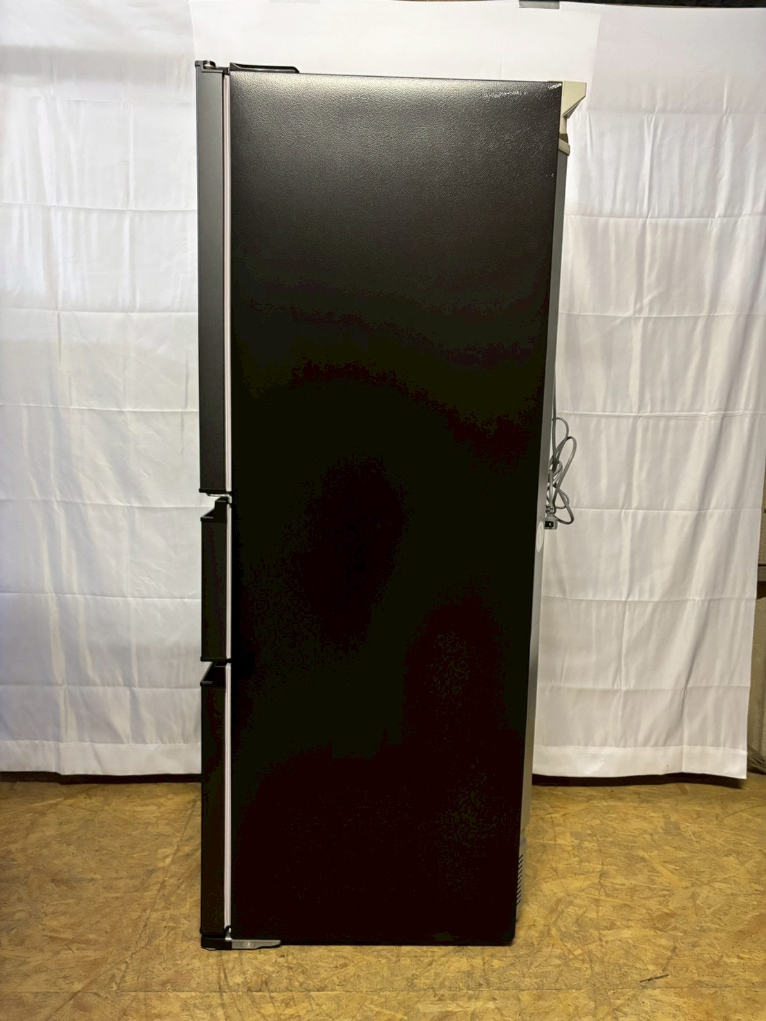 【美品】TOSHIBA 冷蔵庫 GR-V33SC 2024年製 326L 右開き