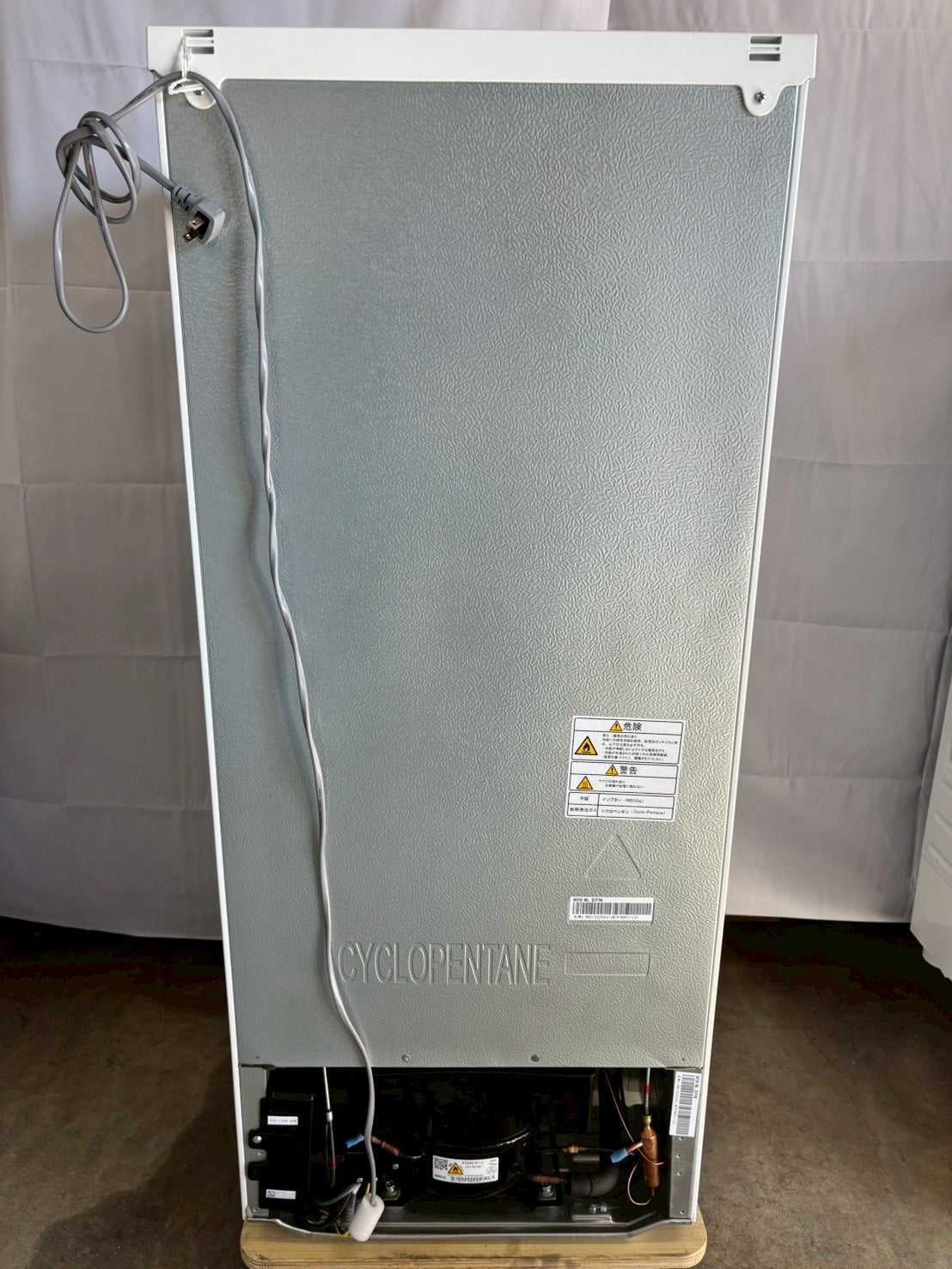 【美品】Hisense 2ドア冷蔵庫 HR-D13E4W 2025年製135L
